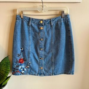 Denim mini skirt with floral embroidery size L